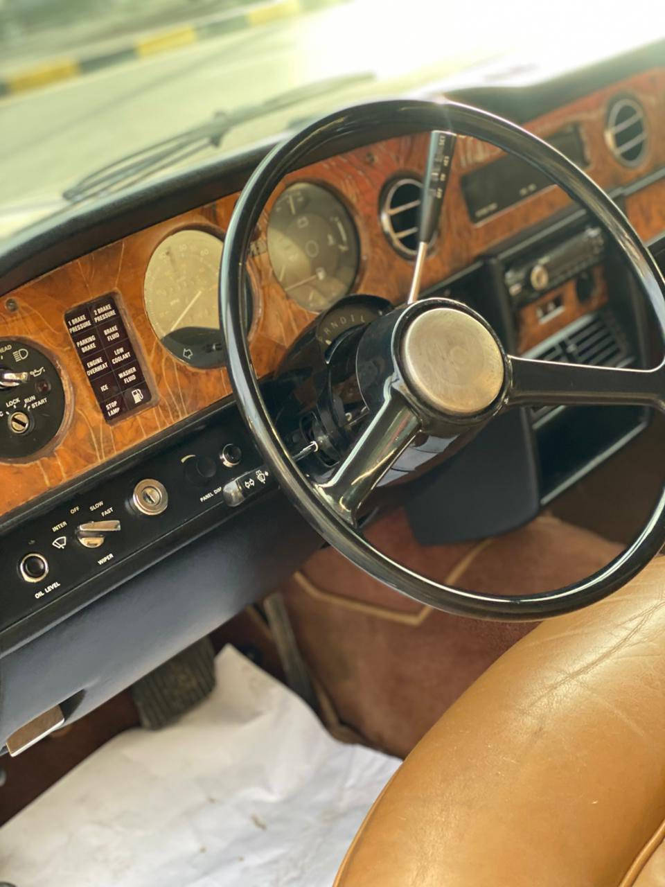 السلام عليكم
للبيع رولز رايز 1981 
موديل سيلفر سبيريت
السياره جديده جدا 
السعر 25 الف دولار وبيه مجال
مكانه السيديه 
للاستفسار ***********
