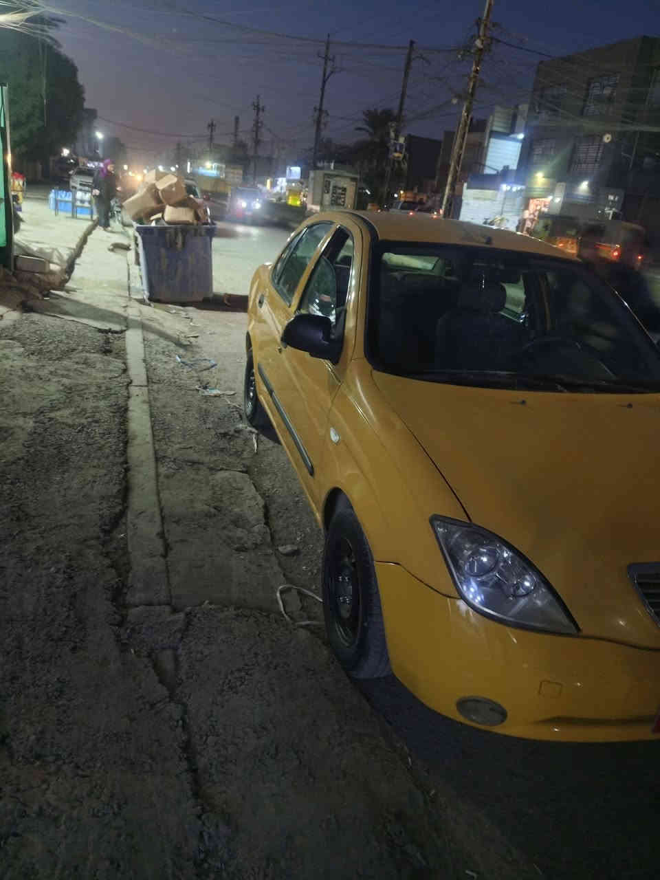 سلام وعليكم طيبة 2015 بيها صبغ جاملغ وبنيد سيارة ادامة جديدة باور جديد كلج جديد صدر امامي خلفي جديد مكان بغداد البلديات سعر 32 وبيها مجال قليل للاستفسار على الرقم ***********
