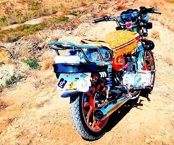 سلام عليكم دراجه سيفان البيع موديل 2024اوراق اصوليه كهربائيّ كلهة شغالة دراجه على  الشركة السعر خاص مكاني ديالى الخاص سراجق هاذه رقمي ***********
