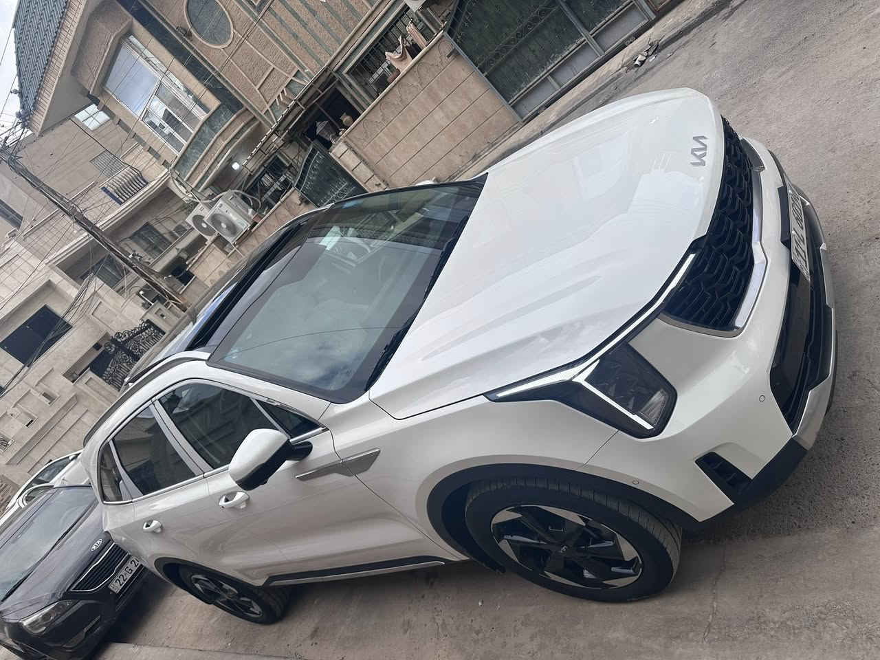 السلام عليكم سورنتو موديل 2024 خليجي
ضمان شركة الدولية وضمان 5 سنوات / محرك 6 سلندر فئة السيارة 4x / فول واحد على واحد vip 
فور ويل / وسيارة مكفولة كفالة عامة من عده رصعه بسيطة بالباب فقط ولباقي كفالة عامة وسيارة ماشية 60 استخدام نظيف جداً ورقم بغداد وبأسمي 

المكان / حي العامل 
السعر / 327$
وهذا رقمي ***********
