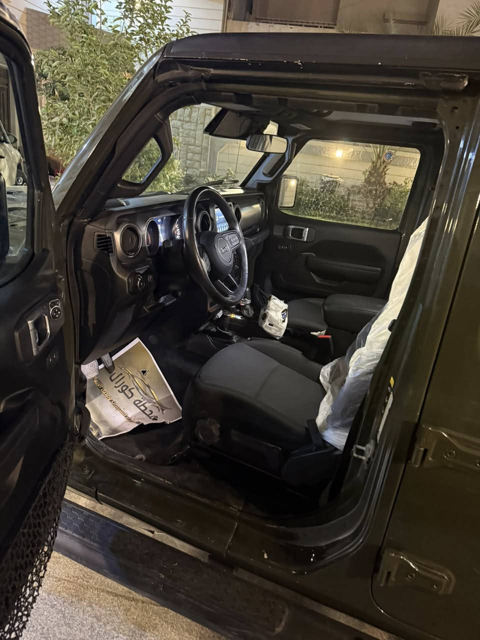 السلام عليكم للبيع جيب رانجلر 2023 حادث موضح بلصور  طخات ماشية 25 الف  السيارة موجودة في كربلاء بسعر 210 ورقة الاتصال ***********
