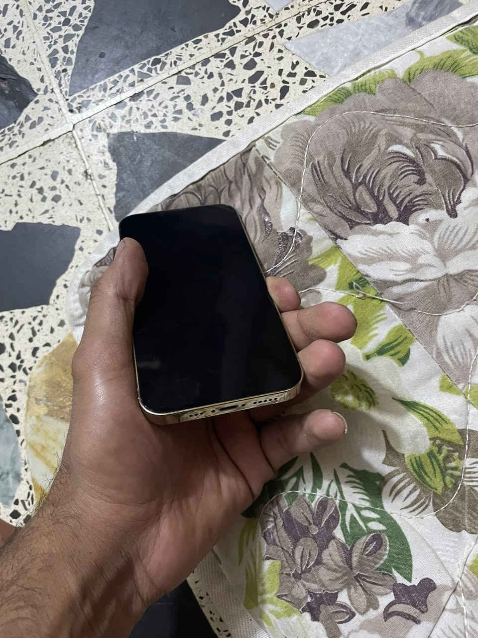 سلام عليكم شباب ايفون 13برو مو برو ماكس مقفول ايكلود جهاز نضيف كلش سعره 225وبي مجال مكاني بغداد  رقم الهاتف ***********
