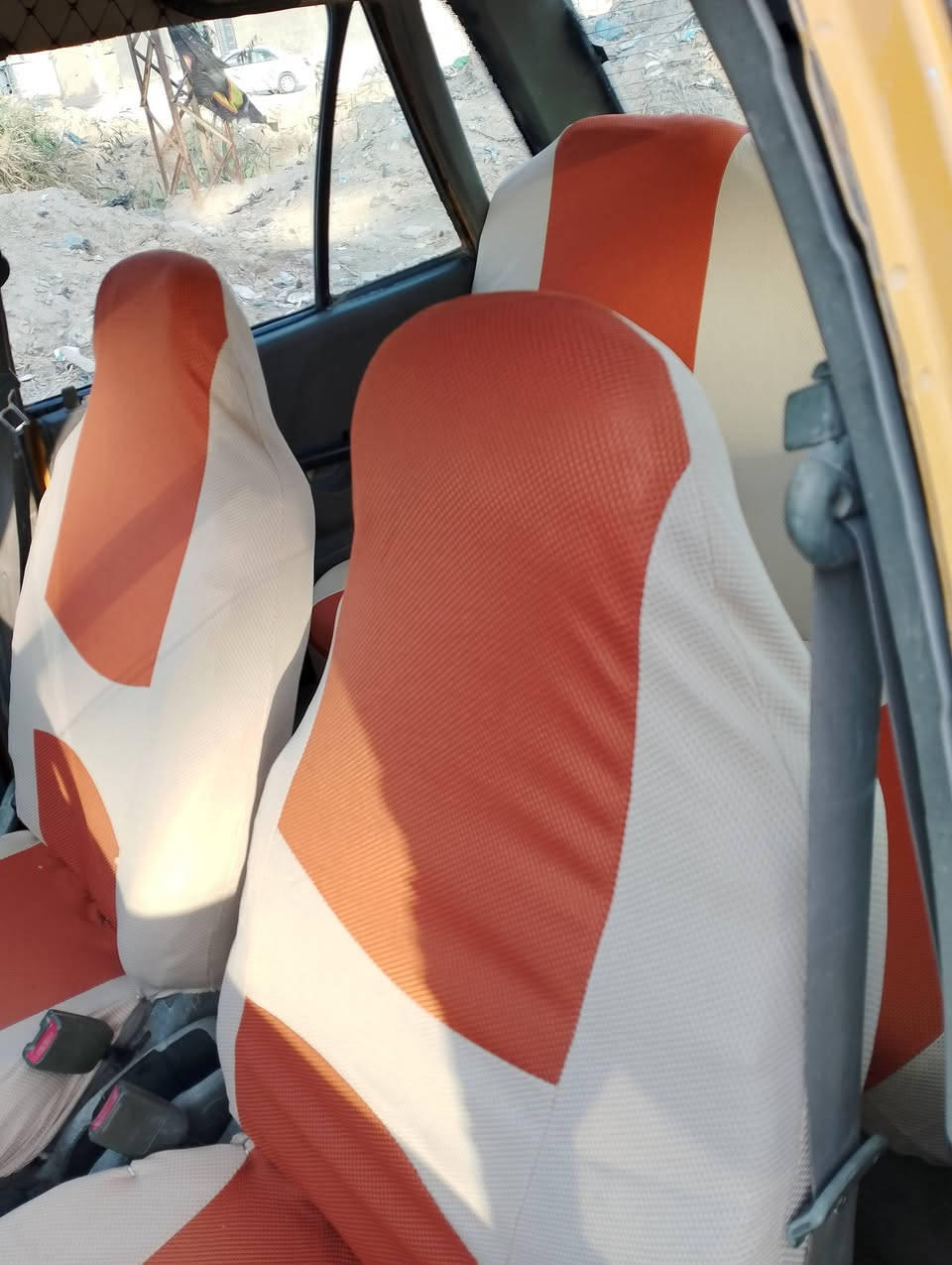 السلام عليكم سايبه دمعه مديل 12رقم نجف مكينه تبخر وكير جديد حداديه وسط  سياره معمره  مصفره هيه تحويل  مباشر  سعره 20وبيه مجال مكاني ديوانيه بجلبيه اتصال***********
