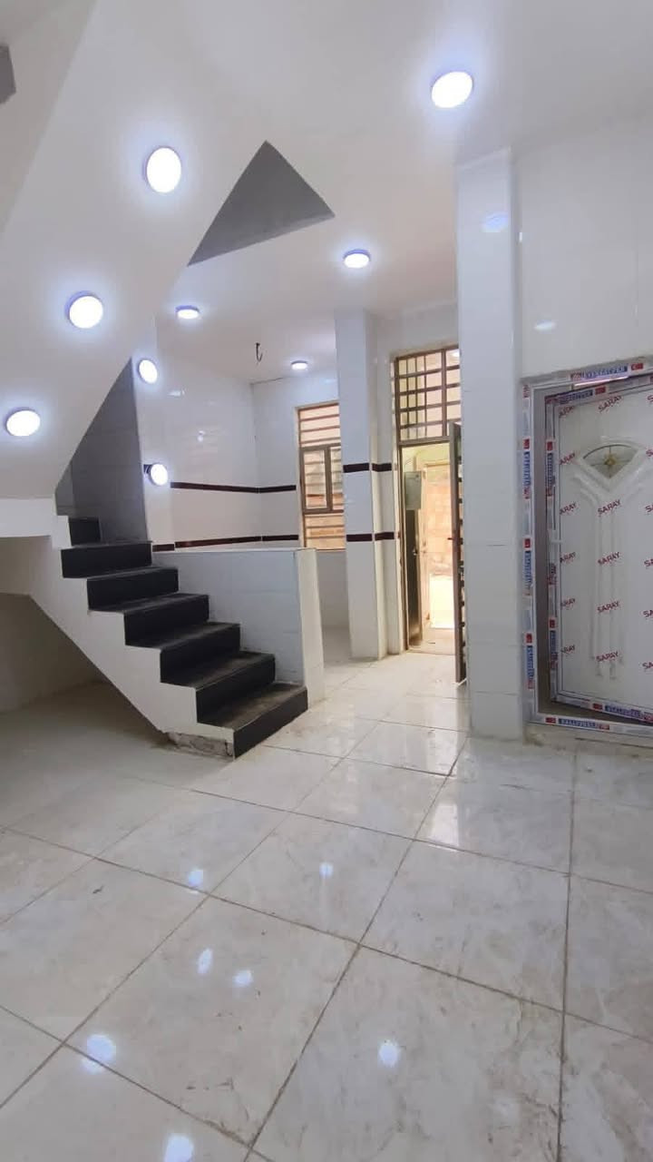 #بيت_50متر_***********
#مكتب_التساهل_للعقار
#بيت_طابو_زراعي_سند25
السعر21 مليون وبي مجال مجمع جاهز للسكن بشارع المطحنه عرض  الشارع 17 متر الخدمات كلها متوفره
بناء حديث
غير مسكون
بناء ممتاز جدا 

 عنوان لبيت النجف 
#مقابل__قرية_الغدير_مباشر 
#يحتوي #لبيت_على+1غرفه+صاله  +مطبخ +صحيات بلداخل
***********وتساب
