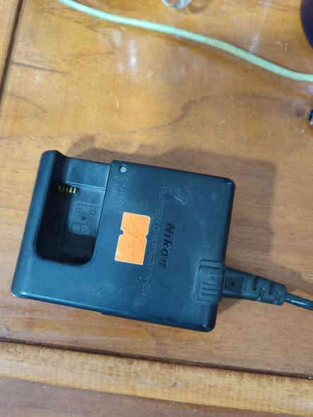 نيكون 610 فول فريم
نضافة 98%
زوم 24_120
شاحنة
بطارية
حزام
كيبل اصلي
هود 
جميع غراضها متوفره مع الكارتون الكامره والزوم
مكاني كربلاء
للتواصل وتساب او تصال ***********
