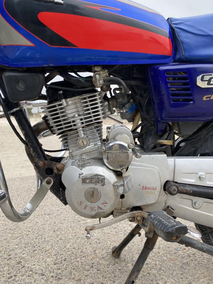 دراجه سيفان للبيع
موديل 20
كهربائيات كلها شغاله 
الدراجه ما ناقصها شي 
السعر 575 وبيها مجال 
المكان الصقلاويه 
للأستفسار الاتصال ***********
