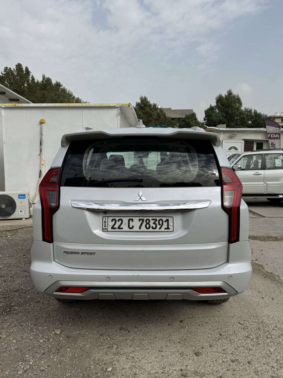 السلام عليكم
باجيرو سبورت موديل 2020 فول مواصفات
محرك 6 سلندر 3000
مكفوله من الدعاميه للدعاميه
كير 8نمر 
7 راكب 3 قطع تبريد
دفع رباعي
بصمه تشغيل وابواب بصمه
فتحه سقف
مري شفط
اشاير بالمري
نظام اوتو هولد
نظام نزول منحدرات
شفتات بالستيرن
شاشه وسطيه
لايت زنون LED
هاند بريك دكمه
داخل جلد احمر 
تخم تاير ياباني  جديد
السياره جاهزه من كل شي ماتصرف عليها دينار
ماشيه 50 الف كيلو متر
سنويه بأسمي مكاني بغداد
السعر 230 ورقه بيها مجال للشراي
للاتصال ***********
