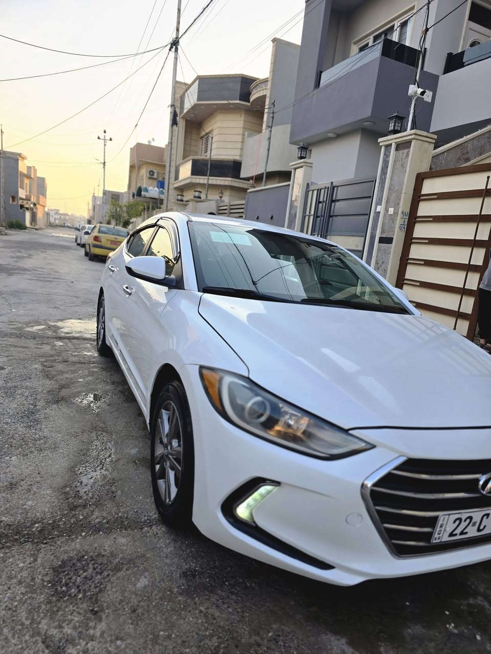 سلام عليكم النتره 2018 سياره حادثها من الخارج جاملغ وبونيد ونطخت بيدي صار بيها 3قطع بدوان دواخل 
محرك20دوش
نص فول
سياره جاهزه من كلشي 
السعر 125
