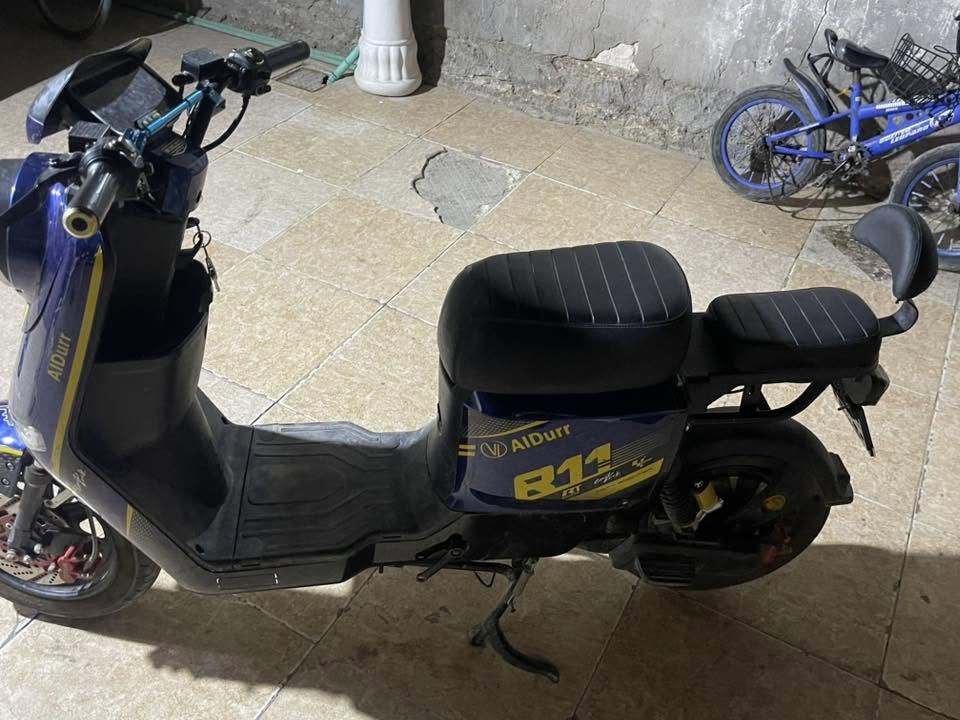 دراجه R11نظيفه صارله ٣اشهر عدي نظيفه كلش تمشي بالعداد ١٢٠بطاريات جدد نظاف رايده ب ٥٧٥ وبيها مجال بسيط 
هاذ رقمي ***********
