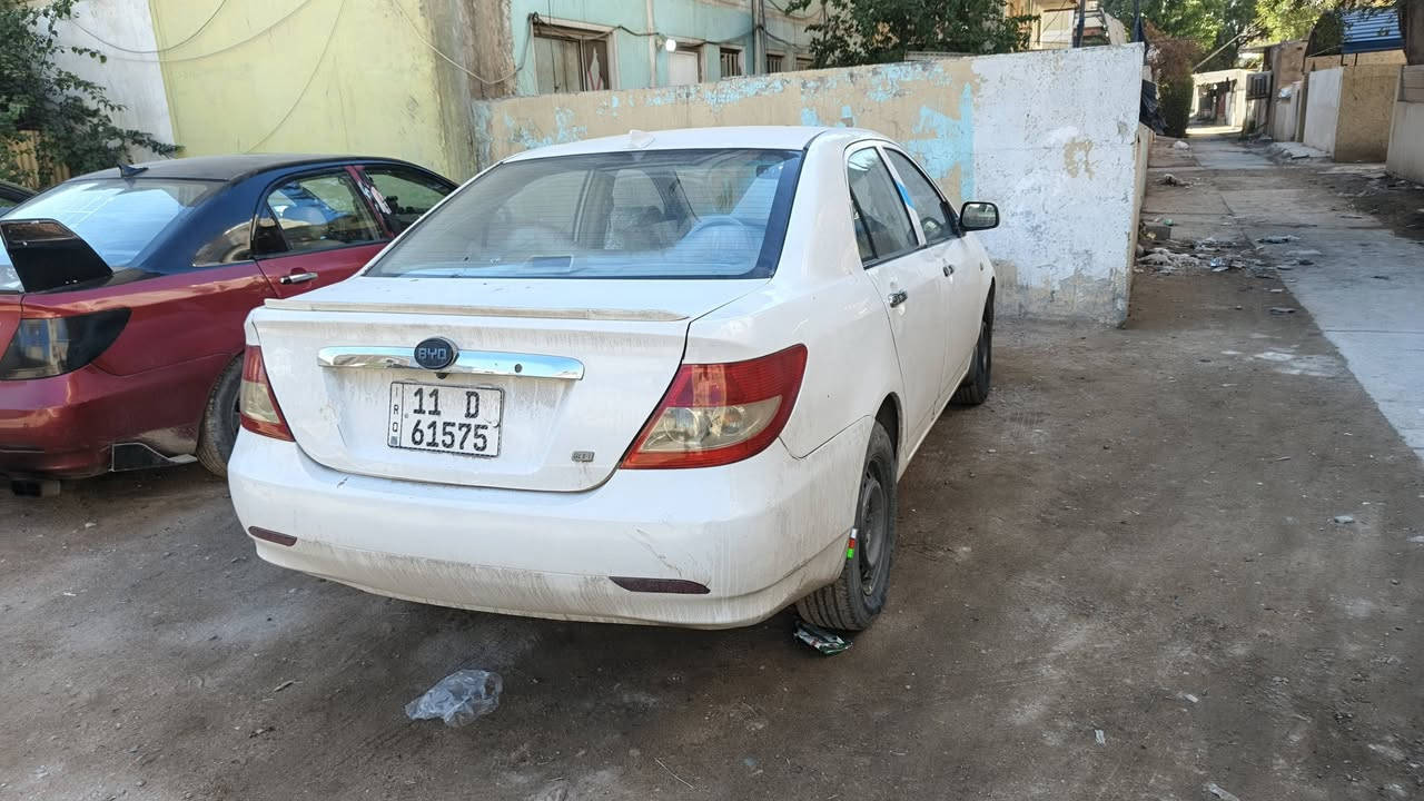 سلام عليكم البيع 2011  لسياره بلاديه سعر 55ورقه بغداد ساحه ميسلون ***********
