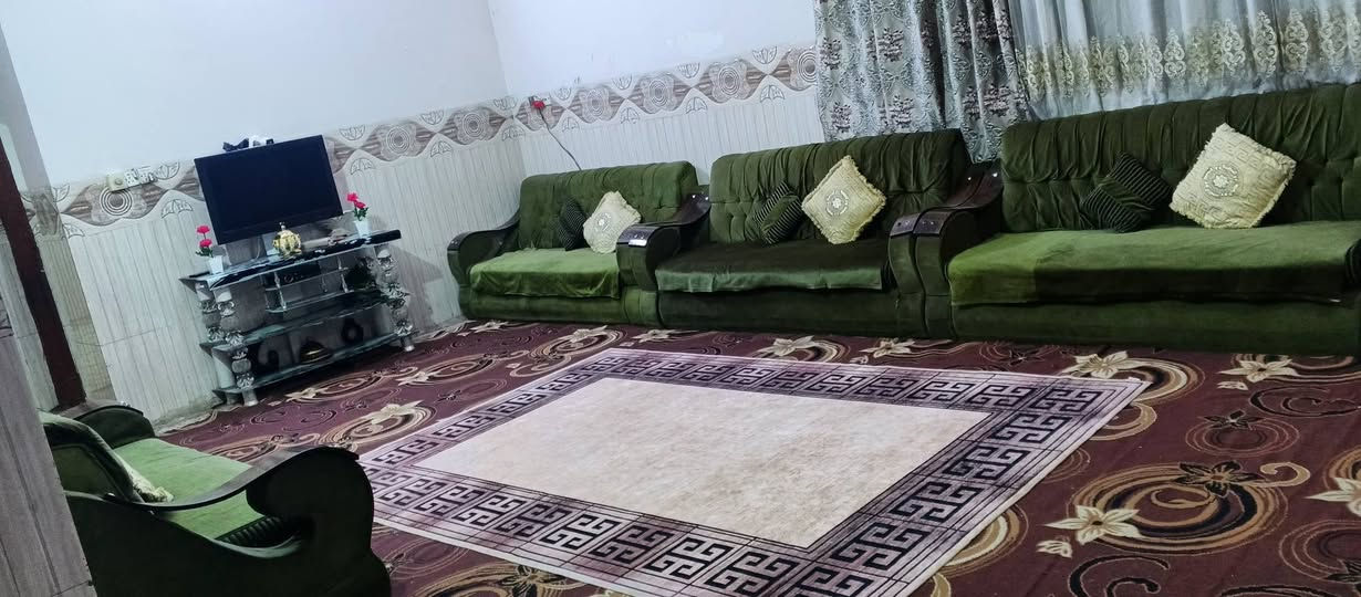 بيت للبيع
موقع تجاري  شارع المعاره ع شارع العام طريق الزوار ركن بناء حديث بناء طابوك كونكريت  المساحه 375 طابو زراعي طابقين طابق الثاني مكامل بس سكف
استقبال 8×4
هول 6×4
صاله 9×6
غرف عدد 2  5×4
مطبخ 6×4
طابق ثاني نضام سويت
مناور داير البيت
حديقه 100 متر بيه محل 
مكان راقي وتجاري للاستفسار ***********
***********
