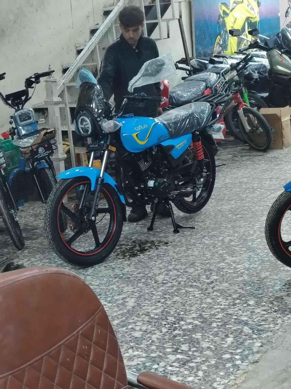 مراوس ابوكسر شعندك نزل قبل 3 ايام نزلتهه وبعدني مامشغلها دلفري ***********
