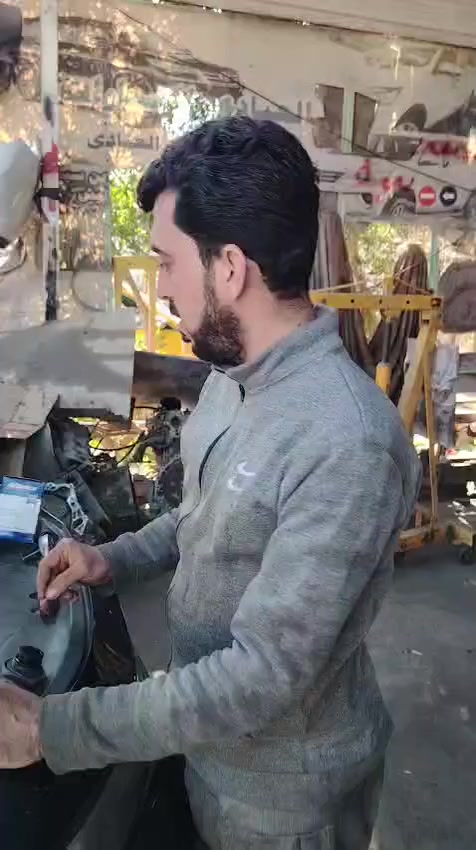 السلام عليكم ورحمة
تحياتي @الجميع 
اخوان اليريد دهن اصلي هاذا دهن أصلي عن تجربي صارلي سنه اسخدمه الله شاهد دهن اصلي صورت الدبه ناشره اذا تحصله عند ابو دهن اي محل بدل ناشر اريد أفيدكم مو شرط تأخذه مني اي محل اشري منه اذا لكيته تحياتي الجميع ***********
