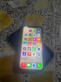شباب جهاز اكس ار نضيف ذكره 128 بطاريه 75 بلادي بس مبدل شاشه اصليه مو ع...