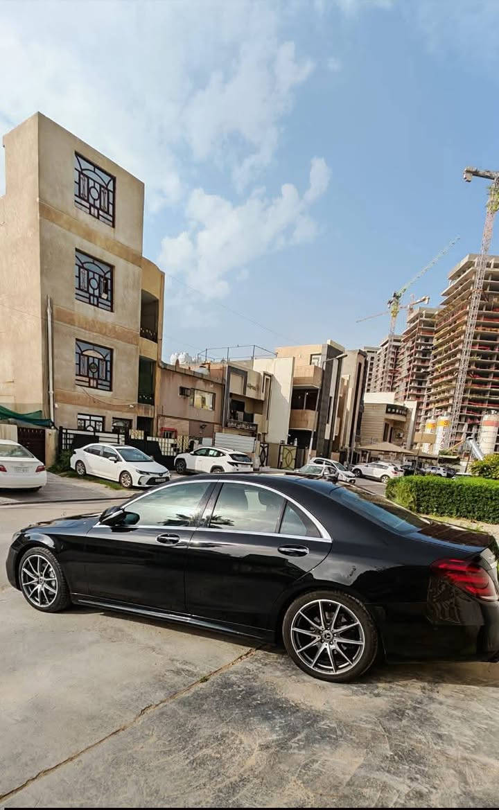 مرسيدس S400 موديل 2016 ( ديزل )
فول فول مواصفات 5 دكم ناظور ليلي   وداتا شو
رقم سليمانيه مميز نفس موديل السياره
مرسيدس بنز  أس كلاس رئاسي طلب خاص     
الموديل 2016
وارد الماني ضمان دولي 
 من النوادر بل النظافه والمواصفات  
شرط بدون صبغ بدون حادث مكفول من الدعامية لدعامية  سويجات عدد ثنين .  (ضمان دولي ) 
5 فصوص ( 5 دكم ) 
 بوليش درجه اولى صيانه كامله مسج زيرو دولار متحتاج - 
النوع مرسيدس بنز أس كلاس 
الحجم  400 S 
نوع الوقود - ديزل 
المسافه المقطوعه - 171 الف ميل 
المواصفات
—————
ناظور ليلي NIGHT VISION وهاذا بي ميزه المربعات الحمراء تنبهك عل كلشي يتحرك امامك 
داتا شو  امام السائق عاكسه عل الجامه الامامي 
نظام التعطير ( عطر مارسيدس ) اثناء تشغيل التبريد 
نظام القياده الالي يعني انته بس تمشيه بطريق مروري منتظم هي سوق وهي تتحكم بدوران الطريق 
رادار القياده الالي يمنع التصادم وينطيك المسافه بينك وبين المركبه الي قبلك وياخذ بريك اوتو 
رادار قرائه الخطوط البيضاء الي بل طريق من خلال اهتزاز الستيرن 
نظام ECO يعني السياره تنطفي في اي ازدحام وترجع تشتغل اوتو 
رادار جانبي المرايه الجانبيه اضواء احمر واصفر حسب اقتراب المركبة
الكشنات الاماميه خزن 3 درجات مع الستيرن وطبعا تبريد وهيتر ومساج. 
الكشنات الخلفيه كهرباء و خزن 3 درجات وتبريد وهيتر. 
نظام الاضائة الاماميه زينون داينمك متحرك ويتغير مع جوده الشارع مظلم بي اضائه قويه 
الدواخل بي اناره داخليه متغيره
بردات كهرباء عدد 5 جانبيه وخلفيه 
ابواب لمس فقط تخلي ايدك اوتقترب من السياره تنفتح 
الصندوق الخلفي النظام الذكي يفتح بحركة القدم 
الشاشه الاماميه كل تفاصيل السياره موجود بيه وبل اللغه العربيه يعني تستمتع بل مواصفات الي موجود بل السياره 
احزمة الامان كهرباء تاخذ قياس الراكب 
بانوراما سقف اسود عل طول السقف 
بصمات عدد ثنين وياها مال شركة كاعيات شركة بعده لوك 
نظام الدخول المريح للسائق رجوع الستيرن والكشن للخلف 
نظام كتم الصوت داخل مقصوره السيارةً
يعني فضل من الله سيارة قمه بل مواصفات ومن النوادر والي ميعرف بل ديزل سيارات لاتعطل ولادور وراها وسيارات صاروخ بل السرعه وبدون صرف
لمزيد من المعلومات 
***********
***********
السعر مناسب جدا وماكو هيچ سعر
لمعرفة السعر تواصل عالارقام يوجد واتساب
