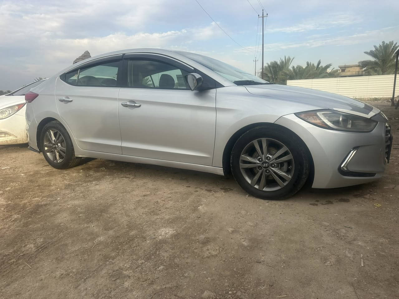 السلام عليكم نتره موديل 2017 سيارة بعدة ع شركه صدر تبريد  سياره فول ما عنده بصمة سونار بيه سيارة بسمي كبل تحول  بغداد بغداد ابو غريب رقم ***********
