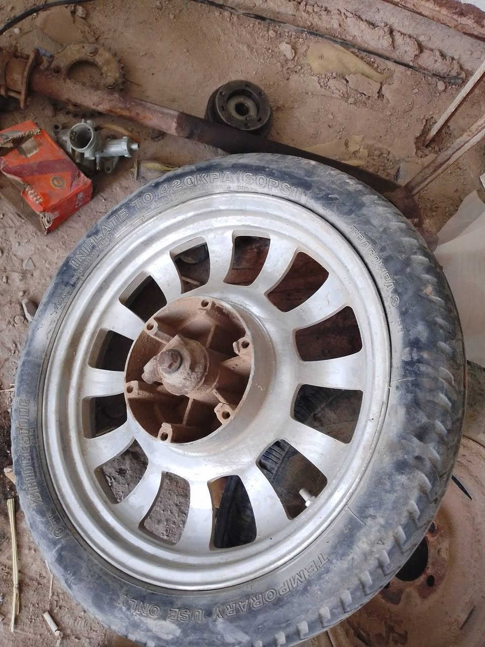 سلام وعليكم اكسن حجم 13 سعر 60 وياله 3 خلفي ومامي هنه وتوايرهن كملت 75 تانكي سماي جديد 25 وتانكي ثاني سعره 25 ***********
