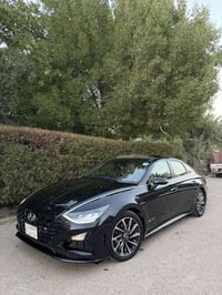 للبيع فقط 2021 هونداي سوناتا لمتد اعلى فئة فول مواصفات  حادث السيارة ٣...