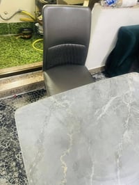 ميز • للبيع