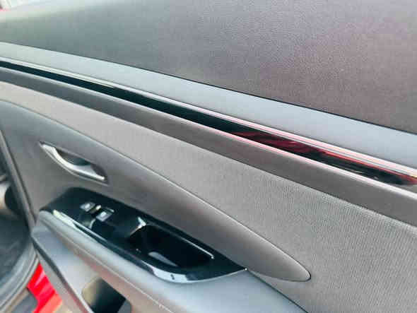 #هونداي____توكسان 

    موديل 2023
وارد امريكي 
بدون ارباك 
رقم بغداد دولي مميز 
فول مواصفات 
بانوراما 
بصمة 
5كامرات ٣٦٠ درجه 
شاشه دجتال 
كشن كهرباء +جلد
كشنات تدفئه+تبريد
شفتات بلستيرن 
سايد بريك بصمه 
رادار اجتياز
تحكم السيارة 
ويل كروم 
تحديد مسار 
جنطه كهرباء
السيارة جديده جدا 
تدفئه ستيرن 
تتقدم وترجع بلبصمه 
فول اعلى من المتد 
ماشيه 28 mil
*********** 
سعر ٢١٨ وبيها مجال بسيط
