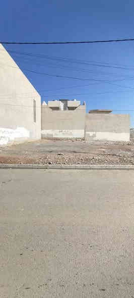 للبيع – أرض تجارية مميزة

للبيع أرض تجارية ملك صرف (طابو الزهور) بمساحة 200 متر،
الواجهة 10 متر والعمق 20 متر،
الاتجاه شروق.

📍 الموقع: الموصل – الجانب الأيسر – حي السماح الثانية
موقع استراتيجي مباشرة على شارع 30 الرئيسي (كما واضح بالصور).

✔️ شرط الوكالة والتحويل
✔️ مناسبة لإنشاء محلّات، مكتب، مشروع تجاري، أو استثمار طويل الأمد.

للاستفسار والتواصل:
📞 ***********
📞 ***********

مكتب سما الخير للعقارات والمقاولات العامة – بإدارة أبو مصطفى
📍 الموقع: حي السماح الأولى – شارع 30
