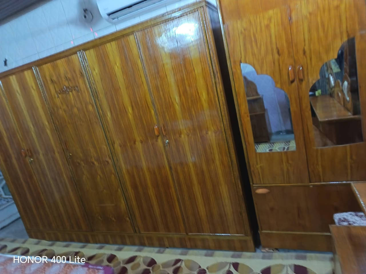 غرفه نوم للبيع سعرها 600 بيها مجال قليل هاذه رقمي ***********
