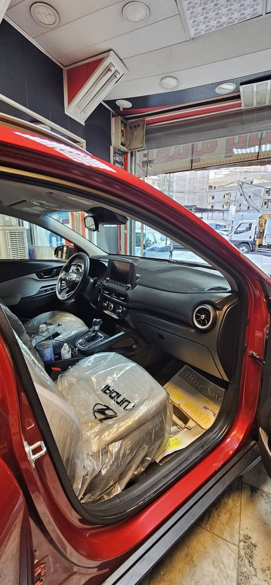 #للبيع فقط
- هونداي كونا    Hyundai KONA  (2023)
- رقم بغداد 
- مكينه  2000 DOSH
- ماشيه 27 الف كيلو
المواصفات :-  
* بصمه تشغيل + ابواب
*  شاشه  حجم الكبير + كامرا  دواره
* تحديد مسار + قياده ذاتيه 
* رادار امامي + خلفي + جانبي 
* اشاره بالمري 
* 3 وضعيات قياده 
* تحكم  ستيرن 
* مانع انحدار 
* اوتو ستوب
- حادث السياره  بنيد مصبوغ فقط تكحيل بلجاملغ دعاميه مصبوغه 
-  بدون ايرباك
- صور الحادث مرفقه 
- مكان السياره بغداد   
- للاستفسار 
- *********** 

السعر 147  ورقه بيها مجال بسيط
