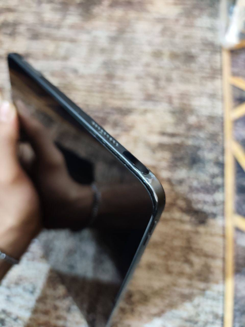 ايباد Are 4  نضيف ذاكره 512
بطاريه 81 ممبدل بي ايشي سعره 350 بي ضربه بسيطه كلش منفوك 
***********
