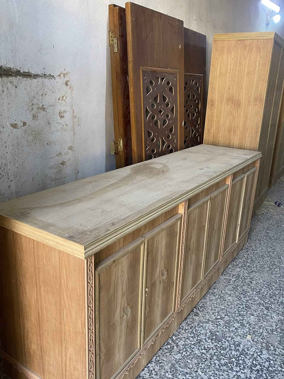 تخفيضات هائلة 🔥
كناتير • بوفيات • أبواب أخشاب
⛔️بوفيه مترتين ونص 140فقط 
⛔️بوفيه مترتين 135الف
⛔️كنتور 2 باب 140 الف
كنتور 3 باب 200الف
كنتور 4 باب 275 الف 
تصاميم حسب الطلب وبأفضل الخامات ✨

📍 العنوان:
المحمودية – حي العسكري
تقاطع الحمداني – ركن الخوالد

للاستفسار والمشاهدة أهلاً وسهلاً بكم 🤍
الجودة تميزنا والسعر يناسب الجميع �
كورك للاتصال او واتس 
***********
زين***********
