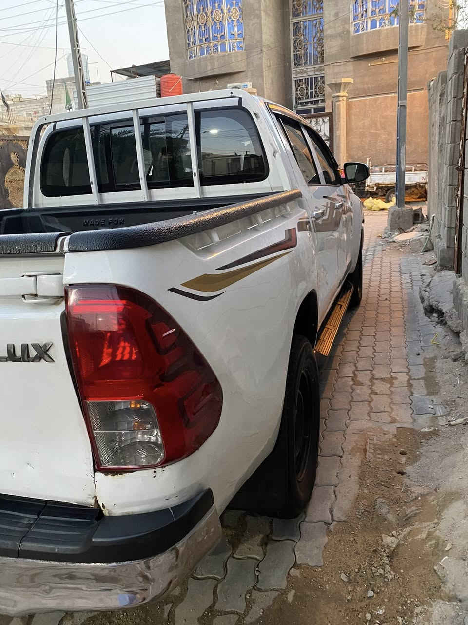 هايلوكس مديل 2020 فور ويل اوتماتيك كاز  سياره بيها جاملغ الايمن وبيها مكانات صبغ مكينه لا تنقيص ولا تبخير تبريد جاهزه تخم تاير سنويه لل2031رقم وهزه جديده تحويل وكاله سعر 215$
للاستفسار /***********
