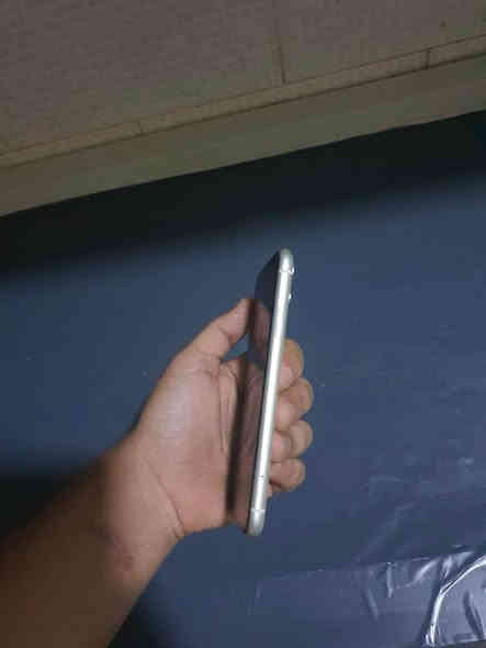 السلام عليكم ايفون 11عادي 
للبيع او مراوس
ذاكرة128
مبدل بطارية فقط  🔋 100
شاشة بلادي 
فيس ايدي وكف من بدلت البطارية يكلف15الف
السعر 210الف وبي مجال 
للاستفسار على الخاص او واتساب
*********** أربيل
