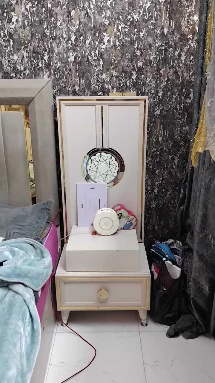 السلام عليكم
غرفة نوم مستعملة قليل النظافة ٩٥٪
٨قطع السعر خاص مدينة الصدر 
***********
