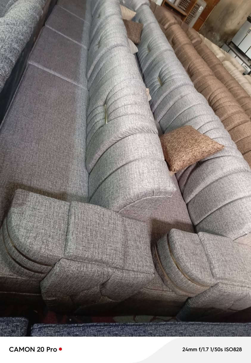 اي لون يعجبك
شغل درجه اولى عروض العيد 
كل الهلا بيكم 
ديوان 11 مقعد اسعار جمله 
320 الف 

تواصل خاص او واتساب 
***********
