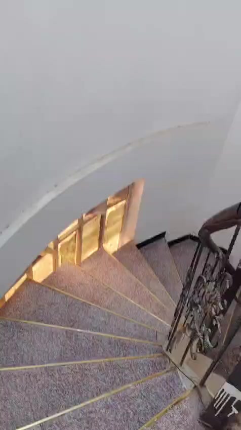 للبيع مساحه 200
طابو صرف السعر 125وبي مجال 

يحتوي عله 6غرف 

ومناور 2

ومطبخ 

الشارع المقابيله 12

***********للستفسار اتصل على الرقم
