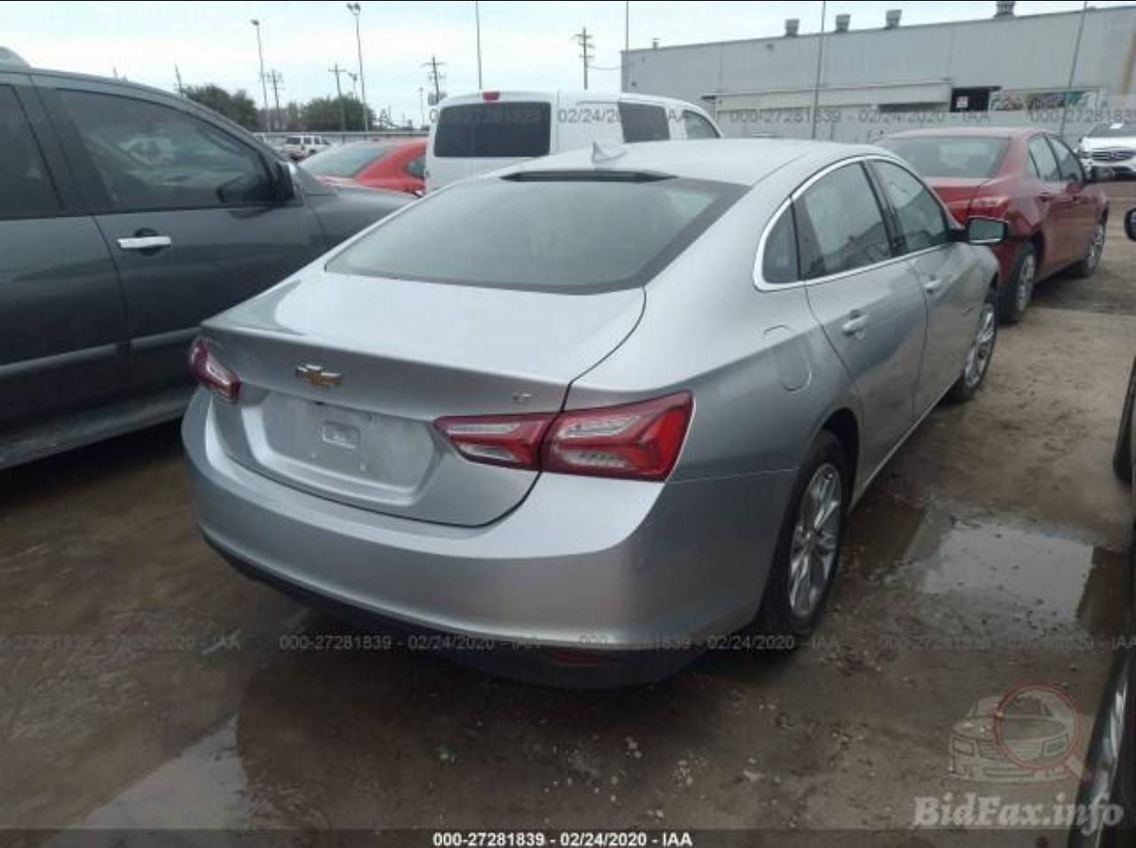 تحية طيبة بيع او مراوس بأقل ماليبو LT موديل 2020 حادثها جانبي خفيف تبديل ابواب فقط بدون دواخل بچم كبس سيارة نظيفة جدا وجاهزة من كلشي گير محرك تبريد كلشي تمام مكاني نجف حي الجامعة سعرها 118 
يرحم والديك اذا مو شراي لتكسر بالسعر اكو حتى ب80 رقمي *********** النجف, العراق
