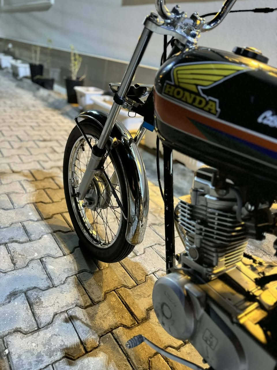 سلام وعليكم كلك كلك نامة لتعميرة كلة 24 لدراجة فول نضافة مفتوحة بس ولفات لمكينة تخبل تجي وتشوف بعينك  مكفولة عن لسرقة مكاني سماوه لشراي يكتب تم واني اجي خاص لسعر575 وبيهة مجل حك لجية *********** بي وتساب
