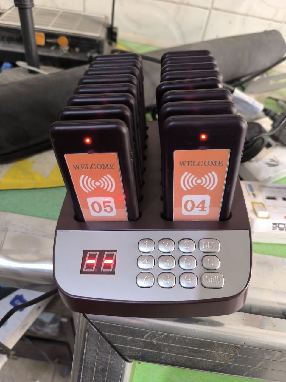 هذا النظام هو نظام استدعاء لاسلكي للعملاء (Restaurant Pager System) يستخدم في المطاعم، المقاهي، وعربات الطعام لإدارة طوابير الانتظار. [1]


**إذا كنت صاحب هذا الإعلان وتريد حذفه لأي سبب، رجاءا أرسل رسالة إلى الدعم الفني**