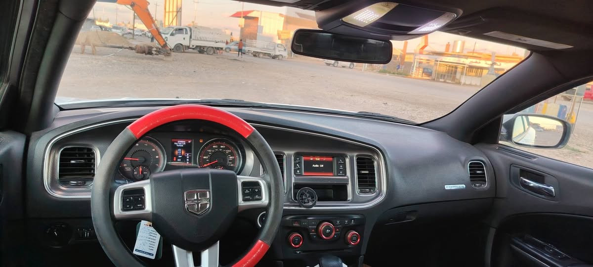 السلام عليكم..
للبيع جاجر 2011رقم نينوى محرك ٣٦٠٠ بأسمي تحويل ثاني يوم. وارد كندي المواصفات معروفه 
السنويه لل2027/شهر الثامن..
محدثه دعاميات 14srt..السياره احله من الصور بيها بس الملاحضات الي بل صوره..
السعر 160///***********
