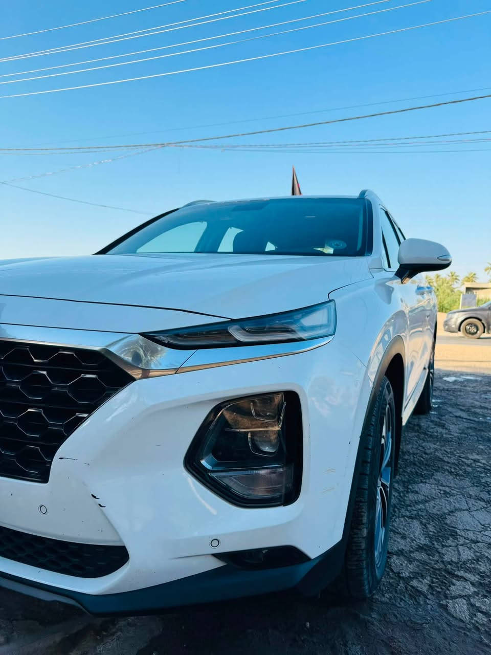 السلام عليكم 

هيونداي سنتافي  خليجي 2019 شكل ال20

رقم بغداد دولي انكليزي بآسمي شخصيآ

تحويل مباشر وين ميعجبك 

السياره مكفوله كفاله عامه مال جناي 

بيها بارد بسيط عكس السايق (باب الصدر) 

7 مقاعد 

المقاعد الاخيره مامستخدمه ع وضع الشركه 

ال سبير منازل ع وضع الشركه 

كشنات جلد تدفئه تبريد شخط مابيهن 

داخل لونين 

بصمات بيبان تقفل. جنطه كهرباء 

بصمة تشغيل. مع بصمات عدد 2

السياره فول الفول 

نظيفه كلش نظافه 100%

السياره ماشيه 77 الف. 

بانزين محسن فقط 

تبريد 3 قطع 

محرك 3.5   6 سلندر. گير 8 نمره 

السياره 4 ويل
 
حداديه ع وضع الشركه وجديده فول 

كهربائيات كلها شغاله مابيها اي نقص 

بردات بلادي مال شركه

كامره خلفيه حساسات خلفي وامامي وجانبي

السعر 193$ وقابل للتفاوض 

***********
***********
