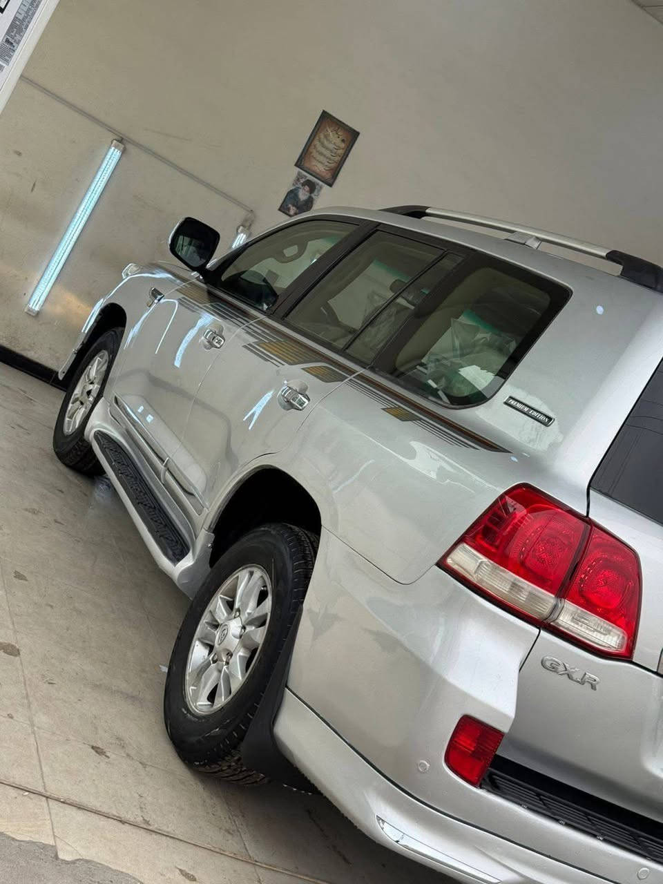 لاندكروز أدوات 🤚🏻
2010 فول مواصفات 
مصبوغه صبغ قليل  مكفول من الكصه والضربه والكلبه 
***********
