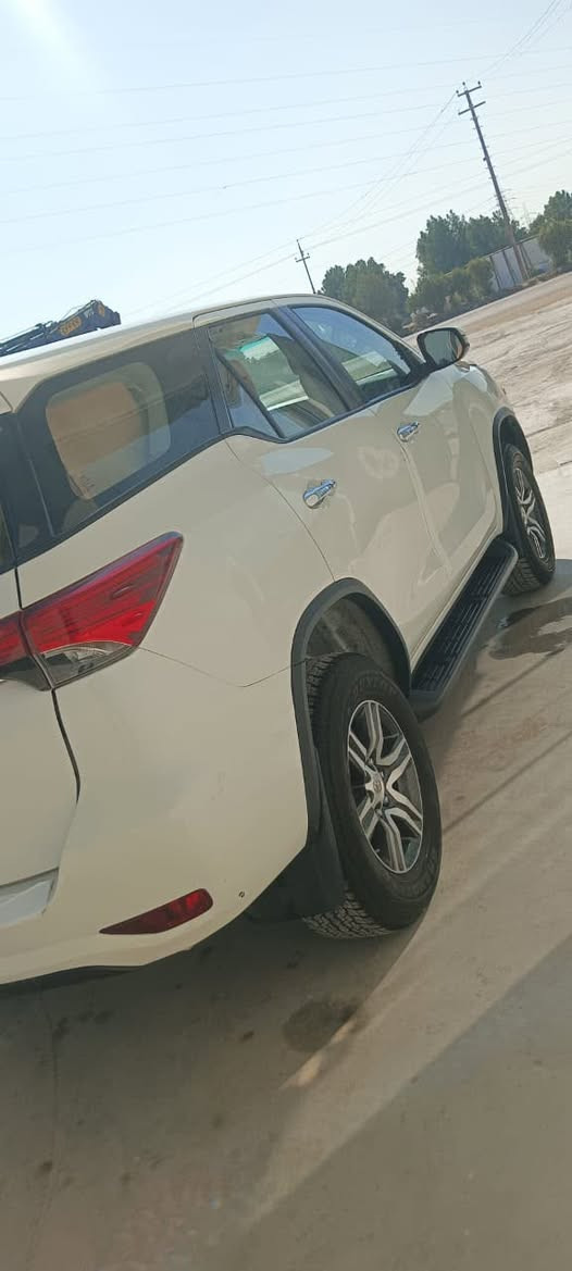 السلام عليكم فورجنر للبيع موديل 2019 سياره مكفوله خليجي السياره ما متعوبه السياره مبدل بيها فقط بنيد وكاله مال شركه
السياره ٤ سلندر بيها منضومه غاز تخم تاير ٧ راكب تبريد ٣ قطع 
مكان السياره البصره القرنه السعر 265 وبيها مجال حك الجيه 
للاستفسار ع هذه الرقم ***********
