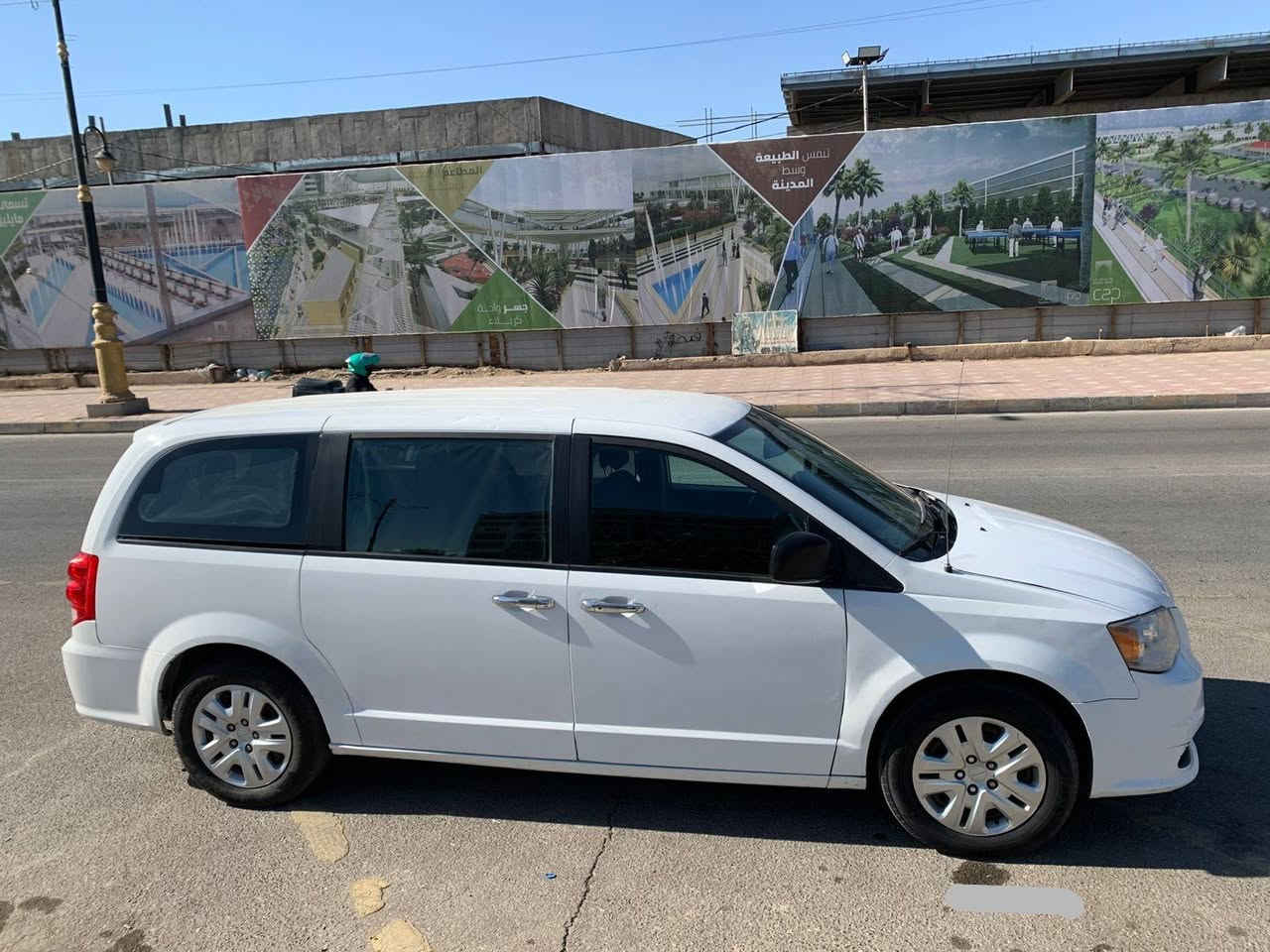 دوج كرفان لبيع موديل ٢٠١٩ بيها بنيد وجاملغ الأمامي فقط  سياره حلوه ونضيفه رقمها كربلاء خصوصي
السعر ١٧٥ وبيها  مجال قليل
الاستفسار ***********
