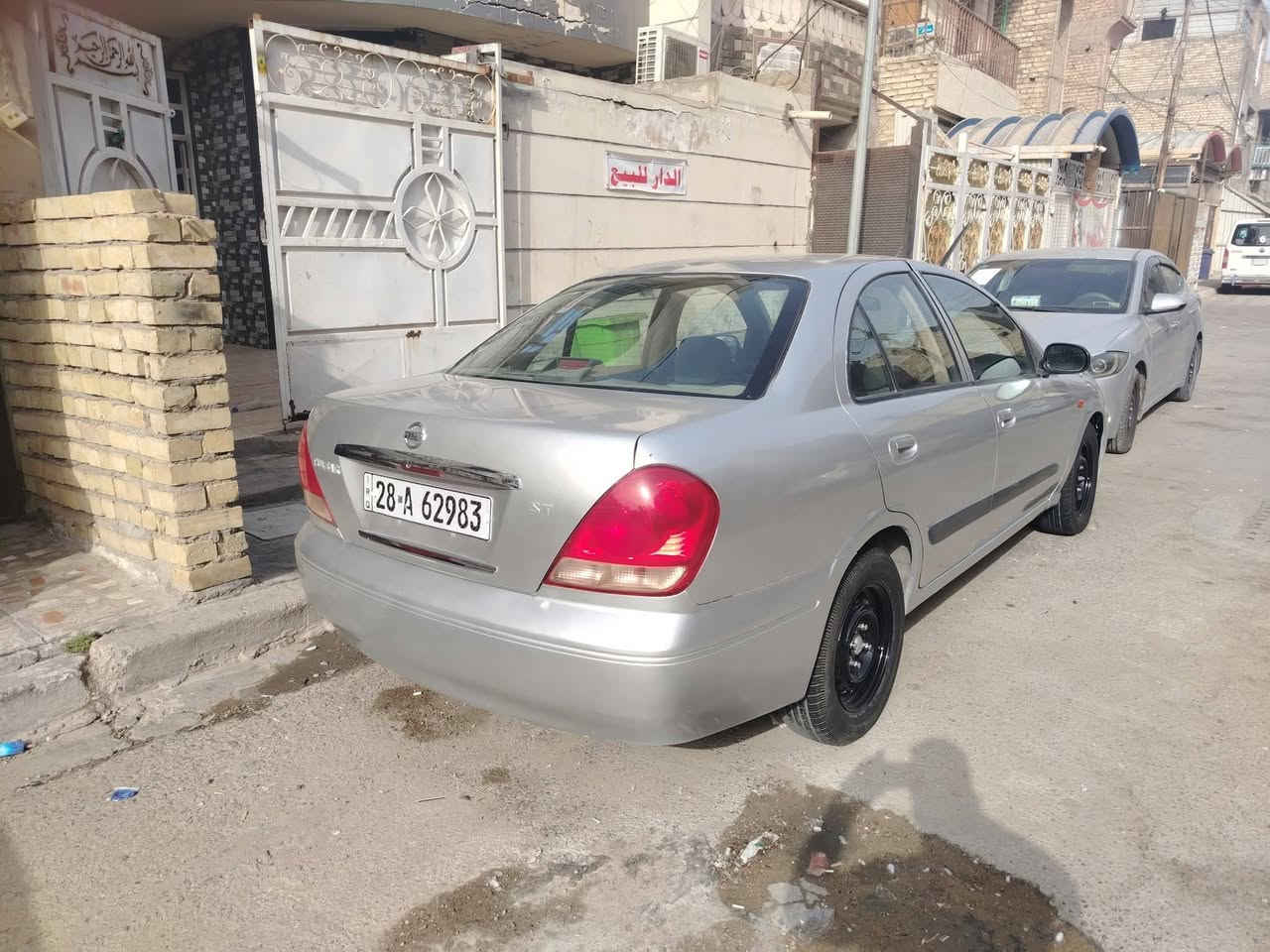 السلام عليكم 
نسيان سني موديل ٢٠٠٤ رقم نجف دولي بسمي مكينة ضفيرة وعقل جدد مال حاوية ١٨٠٠ كير أوتماتيك تبريد شغال ثلاجة سيارة صبغ عام تخم تاير نضيف
سعر ٦٣ ورقة وبيهة مجال للاستفسار ***********
