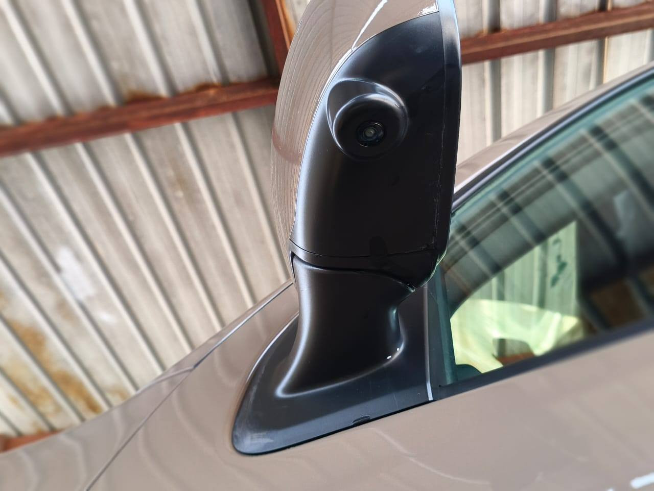 سلام عليكم 
من رخصة الادمن 
نيسان فونتيرة برو فور اكس 
موديل ٢٠٢٣
لون مميز خاكي 
حادثها بنيد صبغ وباب البدي بي بارد 
لايت زنون خمس عدسات 
خمس  كامرات 
كشنات كهرباء تشغيل عن بعد 
شاحن واير لس موبايل دوس ضوئية رادارات ويل كب درجة اولى فور ويل 
السعر بدون لوحات ٢٤٥
تترقم اي محافظة 
***********
