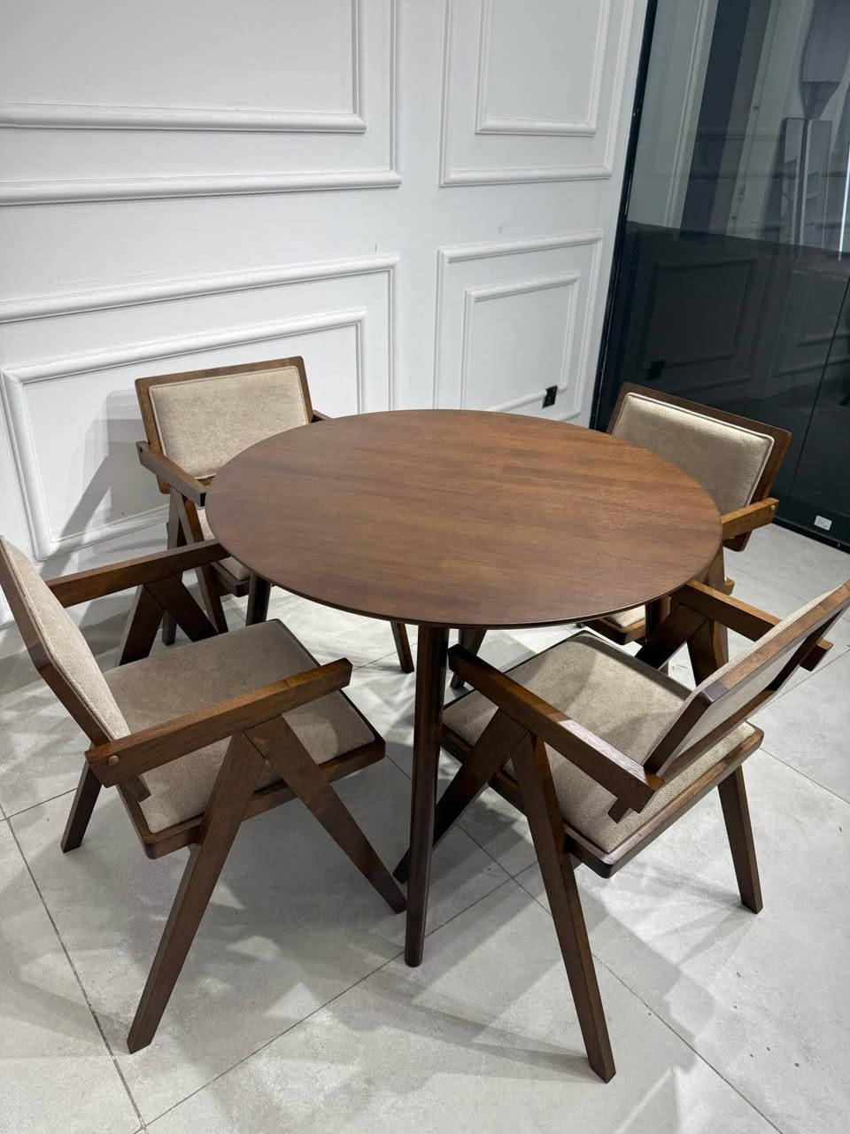 DINO
ميز طعام ماليزي ١٠٠ سم 
موجود لون اسود كريمي ابيض جوزي رساسي 
سعر جملة 85$
RAVENNA
كورسي طعام ماليزي سعر جملة 46$ 
سيت ميز طعام ١+٤ سعر جملة 297$ أربيل, العراق


**إذا كنت صاحب هذا الإعلان وتريد حذفه لأي سبب، رجاءا أرسل رسالة إلى الدعم الفني**