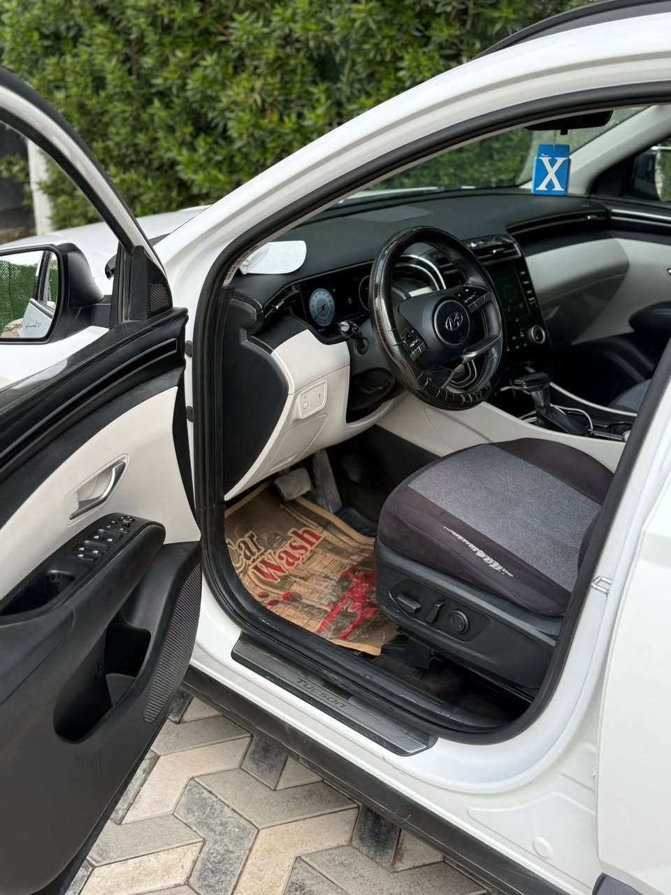 هيونداي توسان موديل  2023 خليجي 

🔴ماشيه 44 الف كيلو 

🔴مكان السياره بغداد الغزاليه 

رقم بغداد إنكليزي جديد

المواصفات :-

🔴محرك 2.0 لتر DOHC

🔴كير بوكس اوتوماتيك 6 سرع 

🔴تشغيل ذكي ( بصمة ) + تشغيل عن بعد 

🔴شاشة Carplay and android auto 

🔴كامرة خلفية دوارة 

🔴تبريد قطعتين 

🔴كراسي كهرباء  

🔴فول تحكم ستيرين 

🔴 دشبول ايباد 

🔴حساس امامي و خلفي 

🔴نظام تشغيل واطفاء الحساسات

🔴نظام تشغيل الكاميرا الخلفية 

🔴 شاحن وايرليس 

🔴اوتو هولد 

🔴هاند بريك كهرباء

🔴 4 وضعيات قيادة 

🔴مانع انزلاق 

🔴ويل كروم
‏
🔴 ضرر بارد بسيط يم قبغ البانزين موضع بلصور

‏🔴السعر 20500 $دفترين وخمس ورقات 
 
📱للاستفسار الاتصال 
***********
