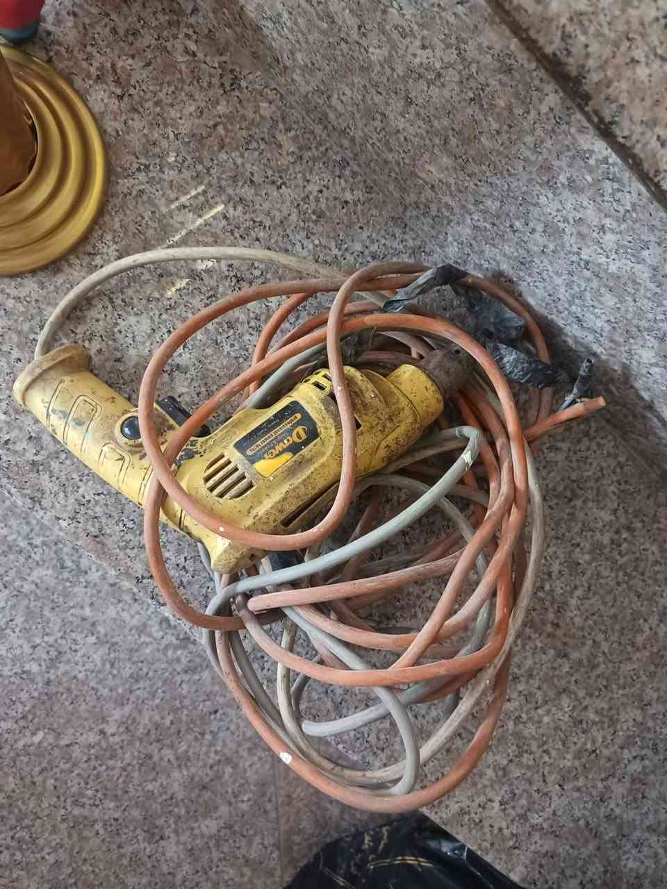 دريلات شحن ثنين عوزهن بس بطاريات و دريل كهرباء شغال كلهن وكوسره تايم قيم وخذهن مكاني نجف حي جامعه بليرضي الله


**إذا كنت صاحب هذا الإعلان وتريد حذفه لأي سبب، رجاءا أرسل رسالة إلى الدعم الفني**