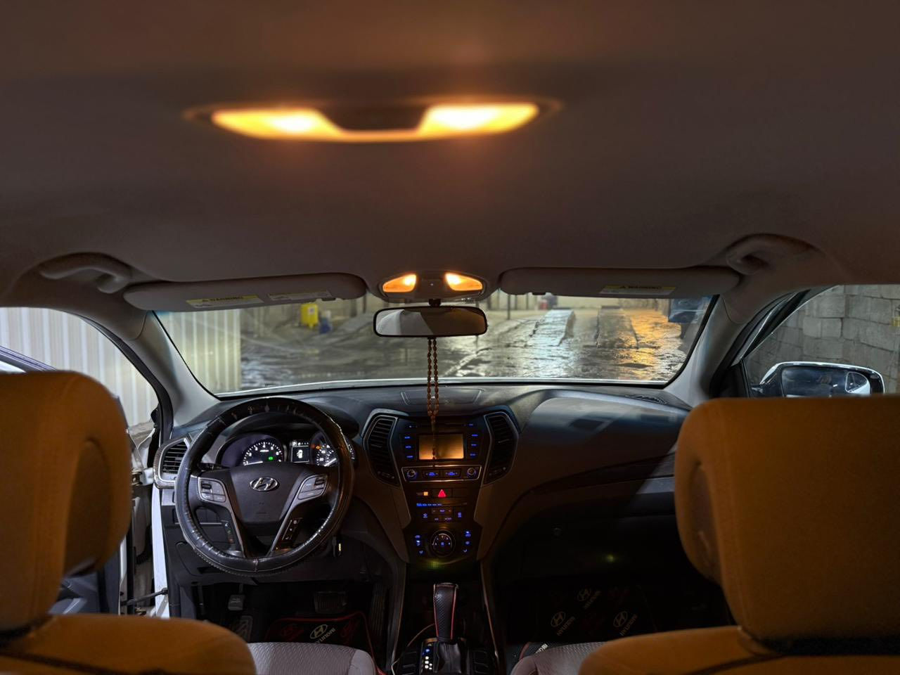 اسلام عليك سنتافيه 2017
وارد امريكي  قطعتين وتفاصيل موجوده بلصوره بسمي السياره عارضها 140وبيها مجال *********** موجود ابكل وقت
