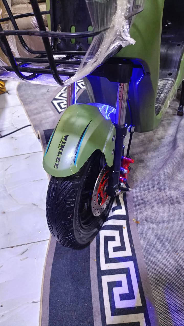 دراجه ار9 الون زيتوني مديل 2025كلش نظيفه سريعه كامله بطاريات جدد حجم 32ولي غراظها كلهن موجودات كلها على لبلاد ما مستخدمه هواي سعر440العنوان بصره نواب ظباط مقابل مستشفى العسكري ***********
