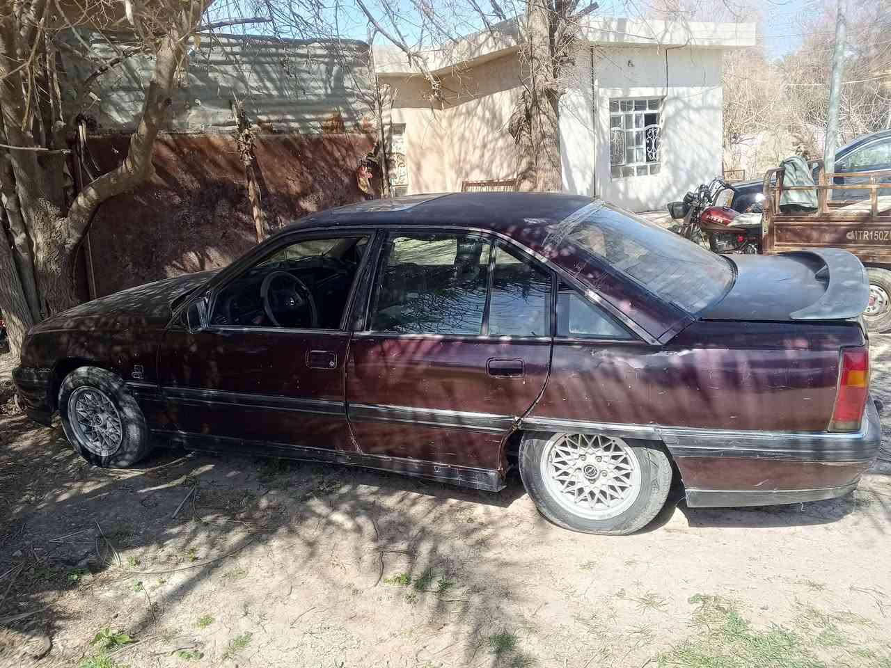 سلام عليكم سياره ابل لبيع سياره راعيهة موجود رقم نجف مشروع وطني السياره بيهة خياس بكان لسبير ابيع رقم اني سياره عارضهة ب 15 وبيهة مجار مكاني ديالى ***********
